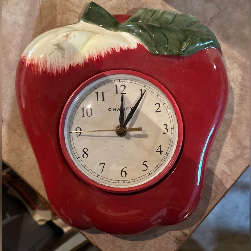 Vintage Chaney Apple Clock Battery Operated